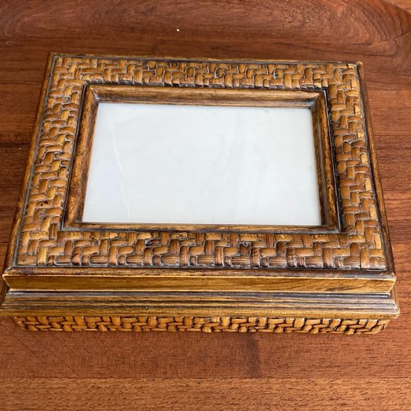 Wood box - Picture 2 of 7